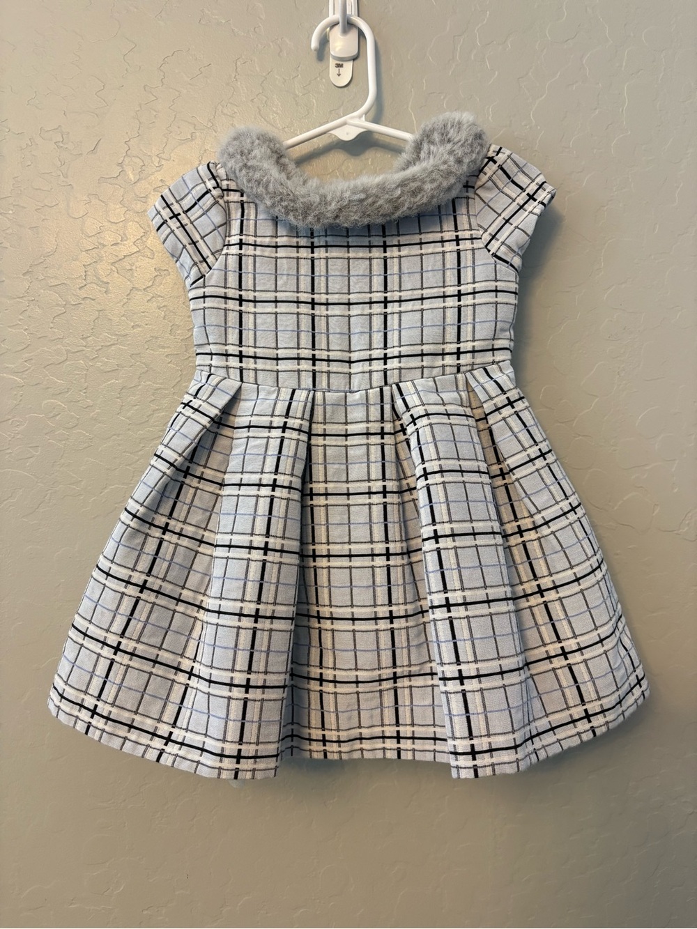 Janie and Jack Winter Wishes light blue plaid dress faux fur collar 12-18 months